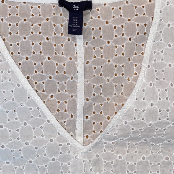White Gap eyelet blouse - Picture 2 of 2